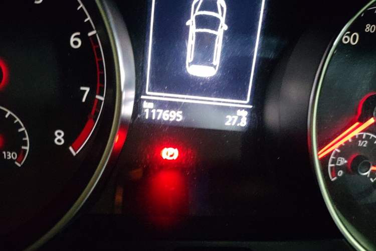 Used Volkswagen Golf 2017 230TSI Automatic Comfort Edition – Celebrating Milestone of One Million Units Odometer Close Up
