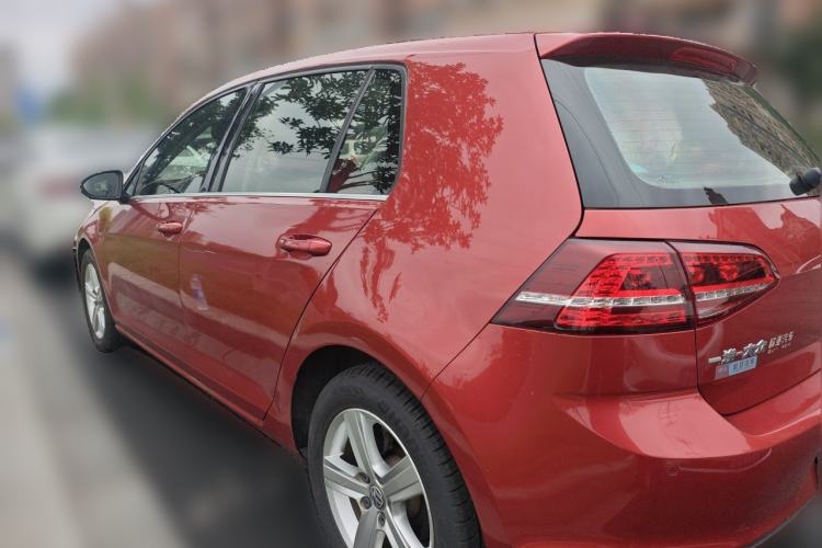Used Volkswagen Golf 2017 1.6L Automatic Comfort Million-Vehicle Anniversary Edition Rear Left 45 Deg