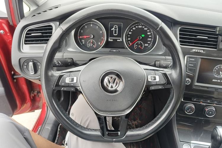 Used Volkswagen Golf 2017 230TSI Automatic Luxury Million-Vehicle Commemorative Edition Steering Wheel