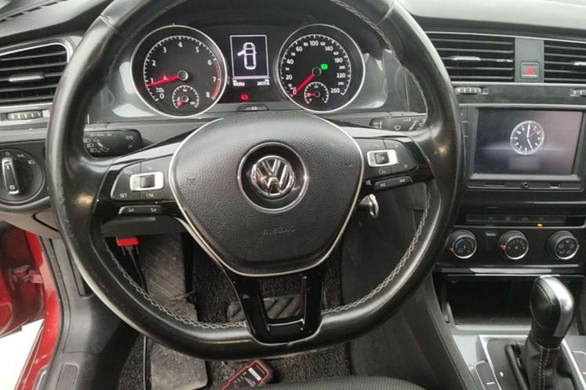 Used Volkswagen Golf 2017 1.6L Automatic Comfort Million-Vehicle Anniversary Edition Steering Wheel