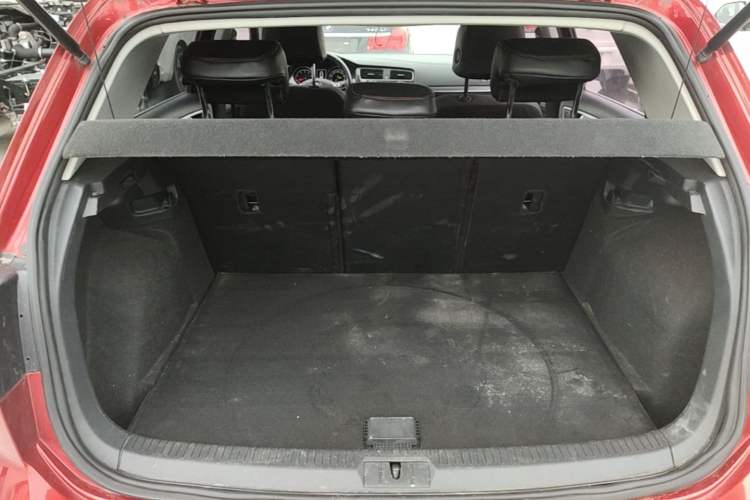 Used Volkswagen Golf 2017 1.6L Automatic Comfort Million-Vehicle Anniversary Edition Trunk