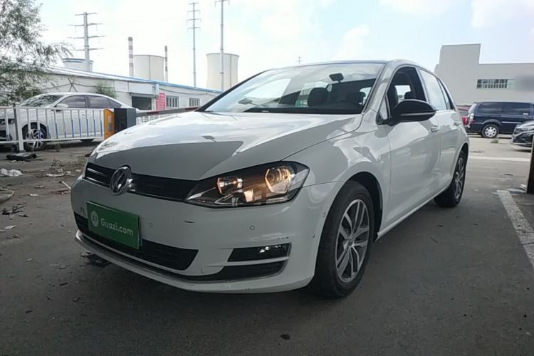 Used Volkswagen Golf 2017 230TSI Automatic Luxury Million-Vehicle Commemorative Edition Guazi used car, China used car export, Used car for sale, Used  cars, Cheapest cars for sale