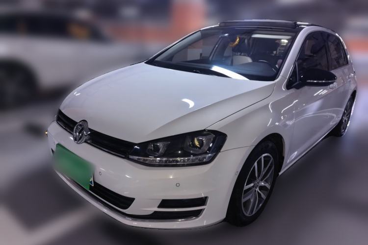 Used Volkswagen Golf 2017 230TSI Automatic Luxury Million-Vehicle Commemorative Edition Guazi used car, China used car export, Used car for sale, Used cars, Cheapest cars for sale