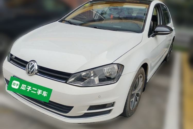 Used Volkswagen Golf 2017 230TSI Automatic Luxury Million-Vehicle Commemorative Edition Guazi used car, China used car export, Used car for sale, Used cars, Cheapest cars for sale