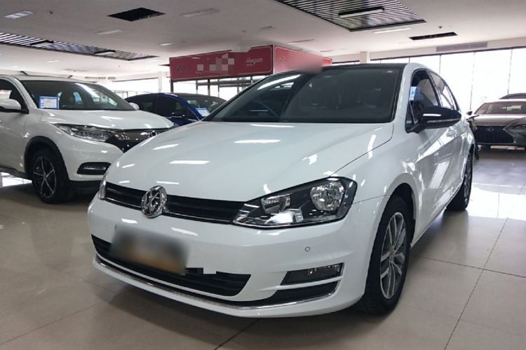 Used Volkswagen Golf 2017 230TSI Automatic Luxury Million-Vehicle Commemorative Edition Guazi used car, China used car export, Used car for sale, Used cars, Cheapest cars for sale