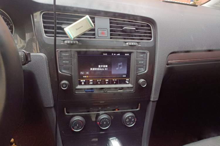 Used Volkswagen Golf 2017 230TSI Automatic Comfort Edition – Celebrating Milestone of One Million Units Audio And AC Panel