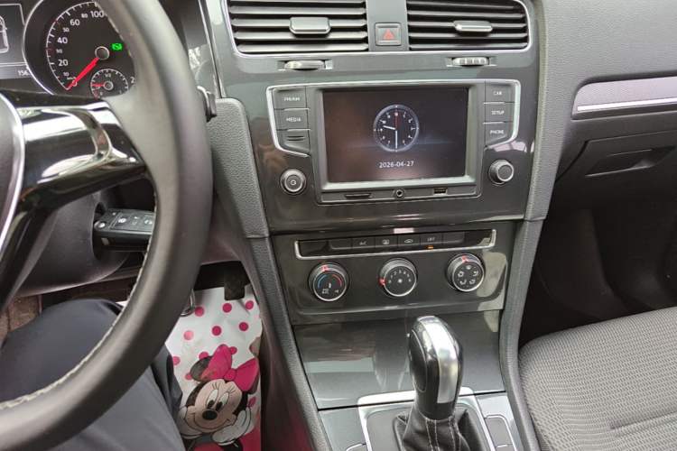 Used Volkswagen Golf 2017 230TSI Automatic Comfort Edition – Celebrating Milestone of One Million Units Audio And AC Panel