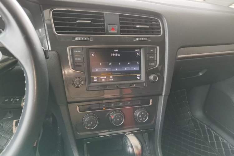 Used Volkswagen Golf 2017 230TSI Automatic Comfort Edition – Celebrating Milestone of One Million Units Audio And AC Panel