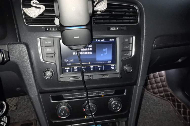 Used Volkswagen Golf 2017 230TSI Automatic Comfort Edition – Celebrating Milestone of One Million Units Audio And AC Panel