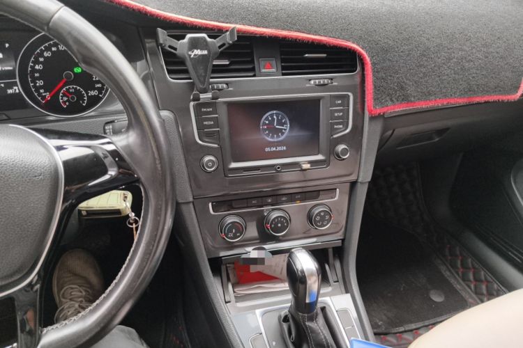 Used Volkswagen Golf 2017 230TSI Automatic Comfort Edition – Celebrating Milestone of One Million Units Audio And AC Panel