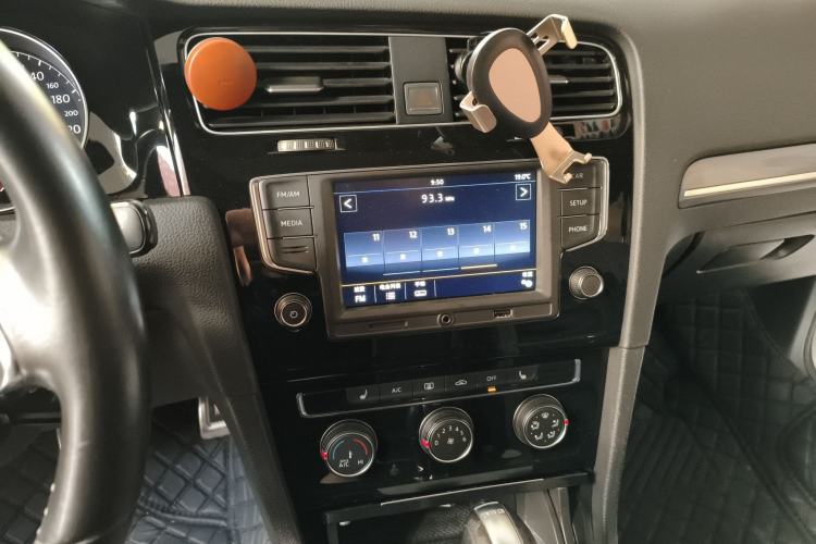 Used Volkswagen Golf 2017 280TSI Automatic R-Line Million-Vehicle Commemorative Edition Audio And AC Panel