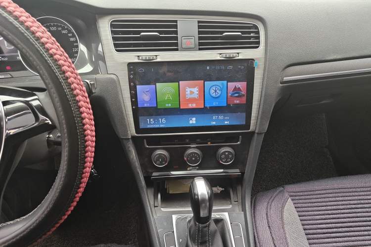 Used Volkswagen Golf 2017 230TSI Automatic Comfort Edition – Celebrating Milestone of One Million Units Audio And AC Panel