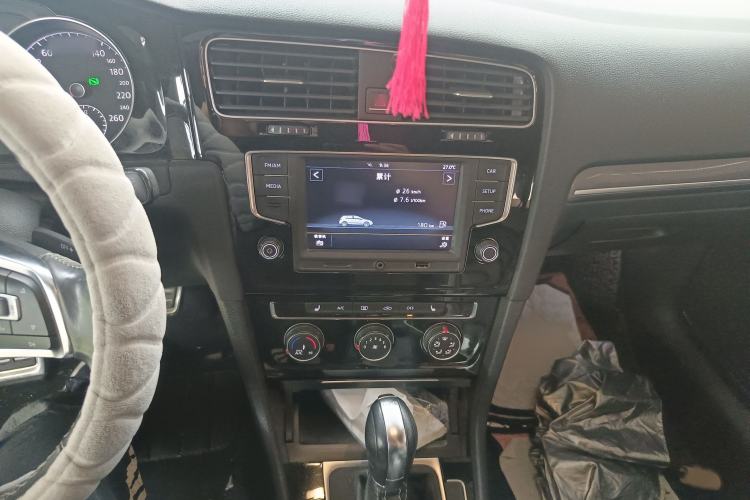 Used Volkswagen Golf 2017 280TSI Automatic R-Line Million-Vehicle Commemorative Edition Audio And AC Panel