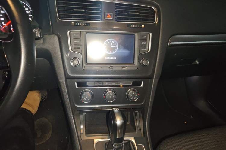 Used Volkswagen Golf 2017 230TSI Automatic Comfort Edition – Celebrating Milestone of One Million Units Audio And AC Panel