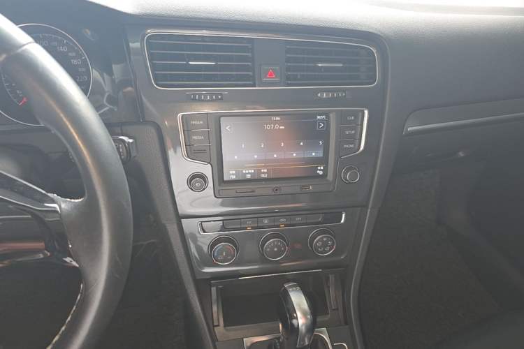 Used Volkswagen Golf 2017 230TSI Automatic Comfort Edition – Celebrating Milestone of One Million Units Audio And AC Panel