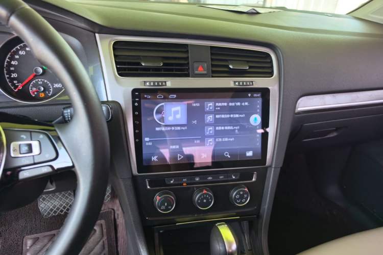Used Volkswagen Golf 2017 230TSI Automatic Luxury Million-Vehicle Commemorative Edition Audio And AC Panel