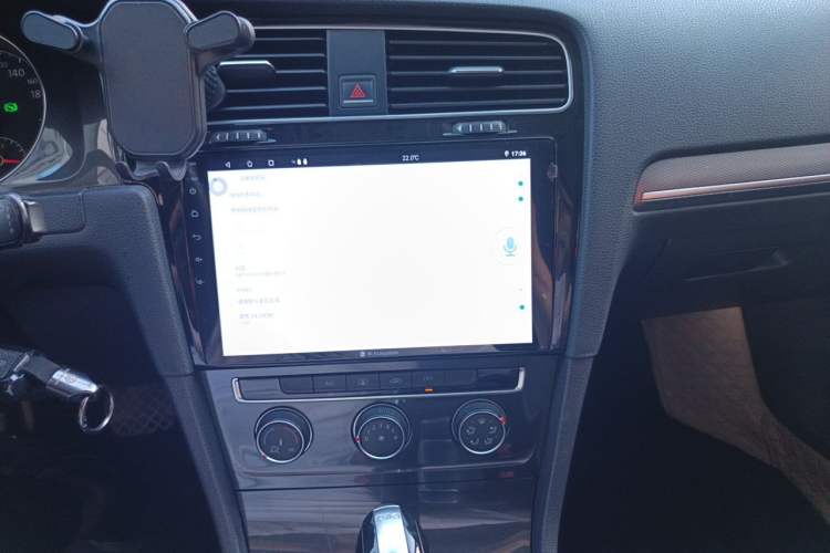 Used Volkswagen Golf 2017 230TSI Automatic Comfort Edition – Celebrating Milestone of One Million Units Audio And AC Panel