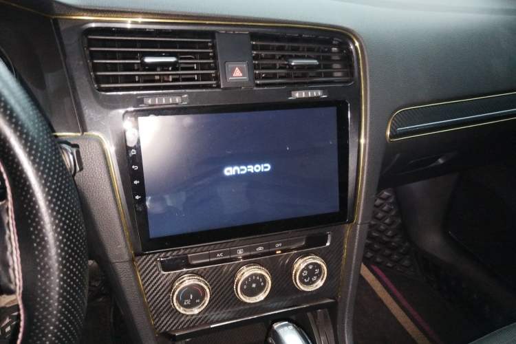 Used Volkswagen Golf 2017 230TSI Automatic Comfort Edition – Celebrating Milestone of One Million Units Audio And AC Panel