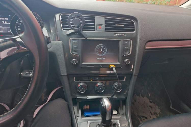 Used Volkswagen Golf 2017 230TSI Automatic Comfort Edition – Celebrating Milestone of One Million Units Audio And AC Panel