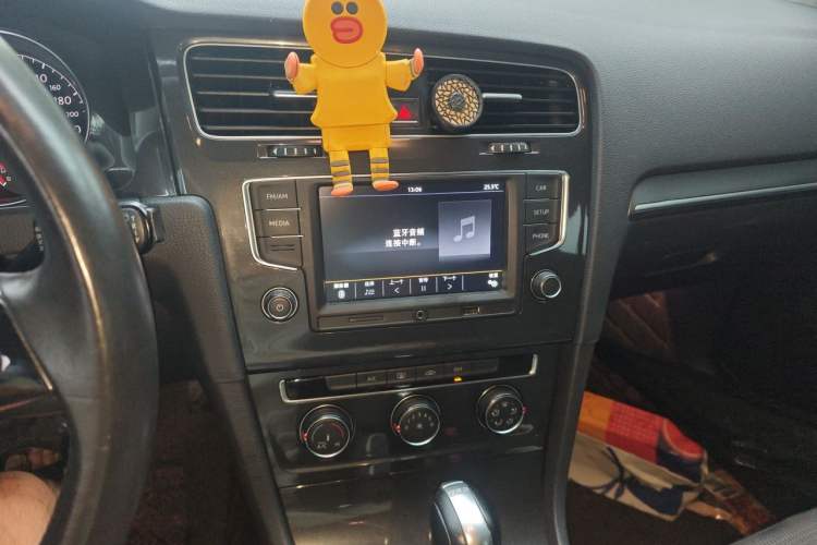 Used Volkswagen Golf 2017 230TSI Automatic Comfort Edition – Celebrating Milestone of One Million Units Audio And AC Panel