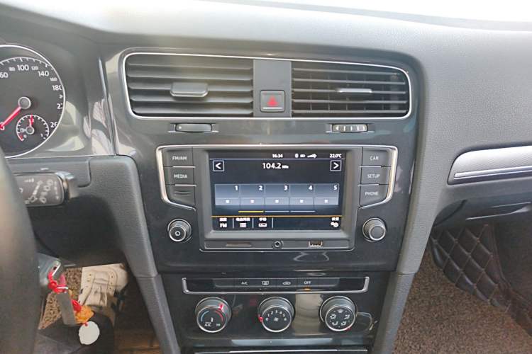 Used Volkswagen Golf 2017 230TSI Automatic Comfort Edition – Celebrating Milestone of One Million Units Audio And AC Panel