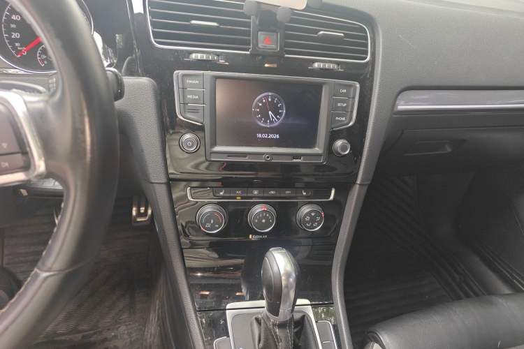 Used Volkswagen Golf 2017 280TSI Automatic R-Line Million-Vehicle Commemorative Edition Audio And AC Panel