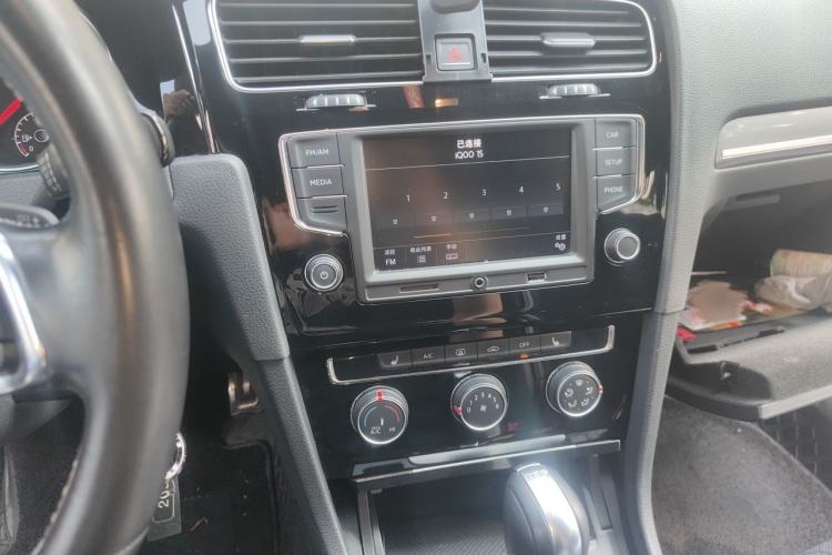 Used Volkswagen Golf 2017 280TSI Automatic R-Line Million-Vehicle Commemorative Edition Audio And AC Panel