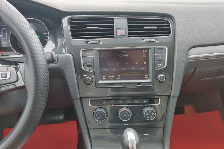 Used Volkswagen Golf 2017 230TSI Automatic Luxury Million-Vehicle Commemorative Edition Audio And AC Panel