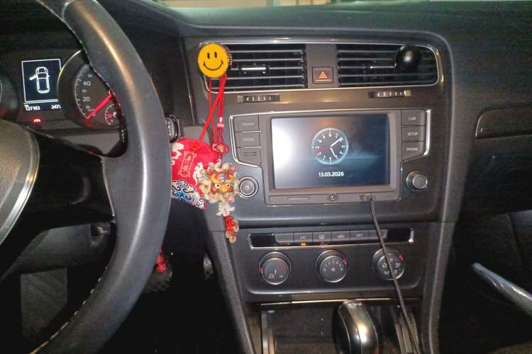 Used Volkswagen Golf 2017 230TSI Automatic Comfort Edition – Celebrating Milestone of One Million Units Audio And AC Panel