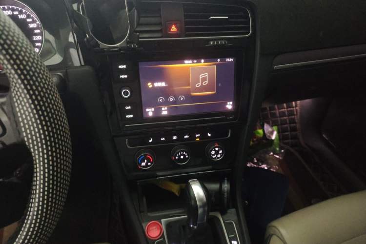 Used Volkswagen Golf 2017 230TSI Automatic Luxury Million-Vehicle Commemorative Edition Audio And AC Panel