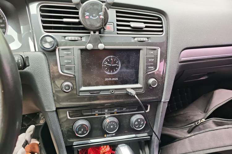 Used Volkswagen Golf 2017 230TSI Automatic Comfort Edition – Celebrating Milestone of One Million Units Audio And AC Panel
