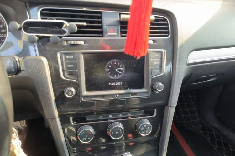 Used Volkswagen Golf 2017 230TSI Automatic Comfort Edition – Celebrating Milestone of One Million Units Audio And AC Panel