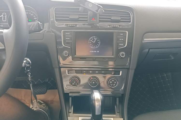 Used Volkswagen Golf 2017 230TSI Automatic Comfort Edition – Celebrating Milestone of One Million Units Audio And AC Panel