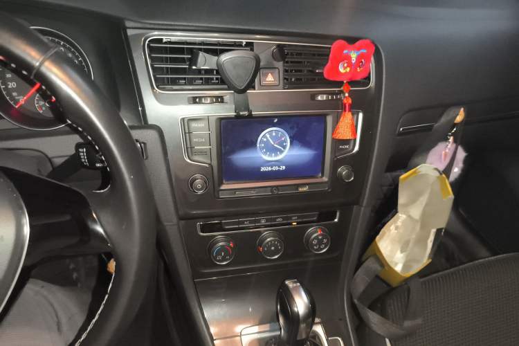 Used Volkswagen Golf 2017 230TSI Automatic Comfort Edition – Celebrating Milestone of One Million Units Audio And AC Panel