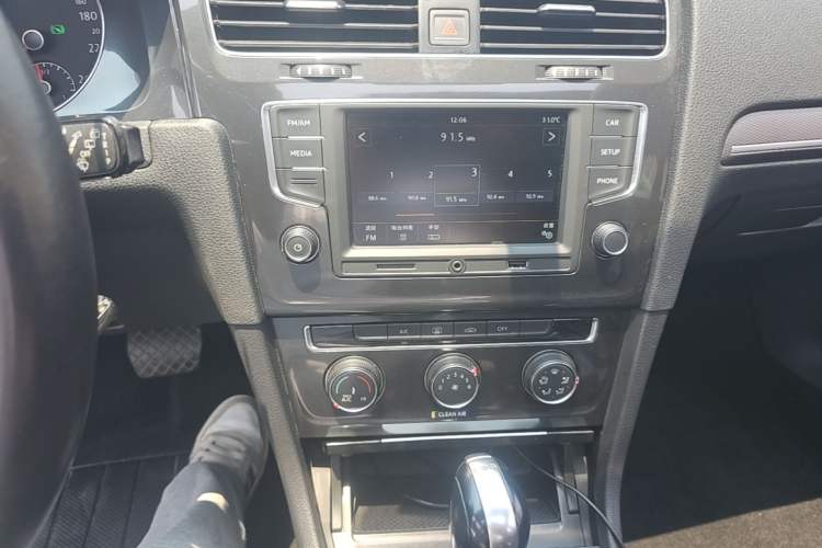 Used Volkswagen Golf 2017 230TSI Automatic Comfort Edition – Celebrating Milestone of One Million Units Audio And AC Panel
