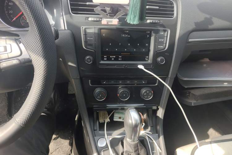 Used Volkswagen Golf 2017 230TSI Automatic Luxury Million-Vehicle Commemorative Edition Audio And AC Panel