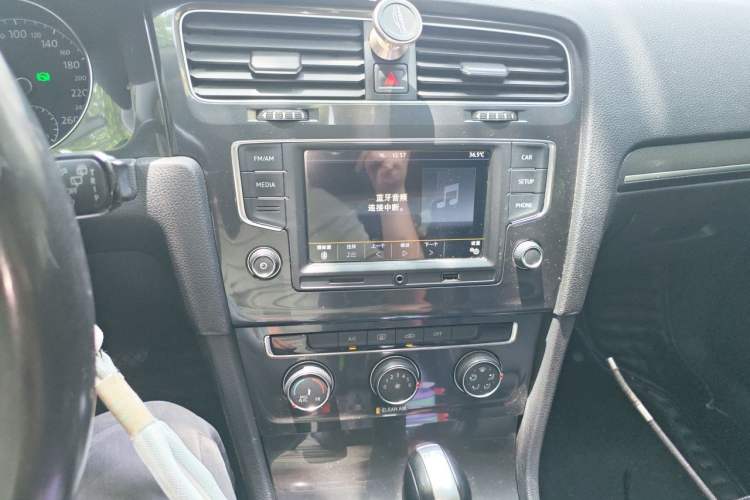 Used Volkswagen Golf 2017 230TSI Automatic Comfort Edition – Celebrating Milestone of One Million Units Audio And AC Panel