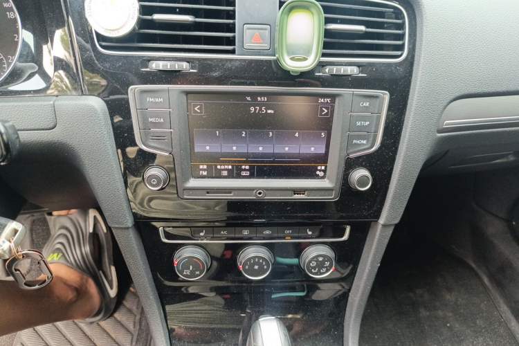 Used Volkswagen Golf 2017 280TSI Automatic R-Line Million-Vehicle Commemorative Edition Audio And AC Panel