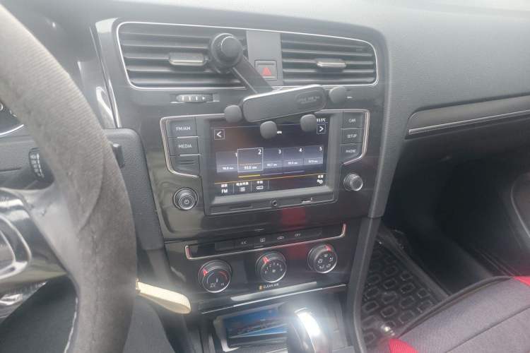Used Volkswagen Golf 2017 230TSI Automatic Comfort Edition – Celebrating Milestone of One Million Units Audio And AC Panel