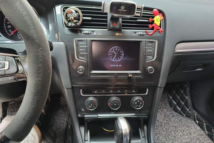 Used Volkswagen Golf 2017 230TSI Automatic Luxury Million-Vehicle Commemorative Edition Audio And AC Panel