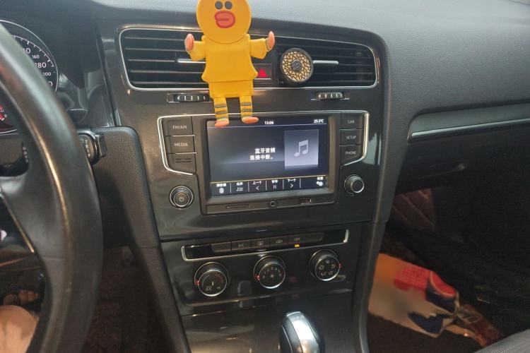 Used Volkswagen Golf 2017 230TSI Automatic Comfort Edition – Celebrating Milestone of One Million Units Audio And AC Panel