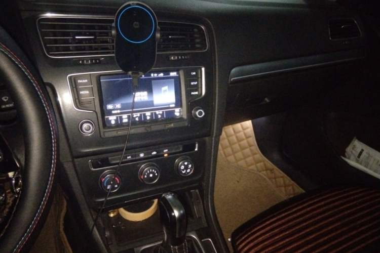 Used Volkswagen Golf 2017 230TSI Automatic Comfort Edition – Celebrating Milestone of One Million Units Audio And AC Panel