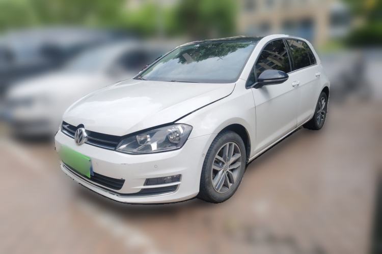 Used Volkswagen Golf 2017 230TSI Automatic Luxury Million-Vehicle Commemorative Edition Guazi used car, China used car export, Used car for sale, Used cars, Cheapest cars for sale