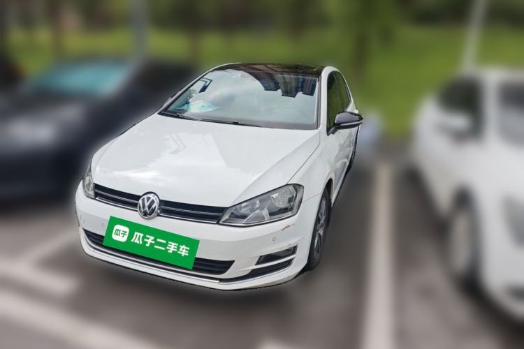 Used Volkswagen Golf 2017 230TSI Automatic Luxury Million-Vehicle Commemorative Edition Guazi used car, China used car export, Used car for sale, Used cars, Cheapest cars for sale