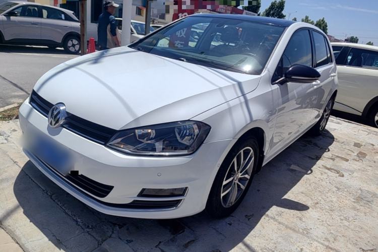 Used Volkswagen Golf 2017 230TSI Automatic Luxury Million-Vehicle Commemorative Edition Guazi used car, China used car export, Used car for sale, Used cars, Cheapest cars for sale