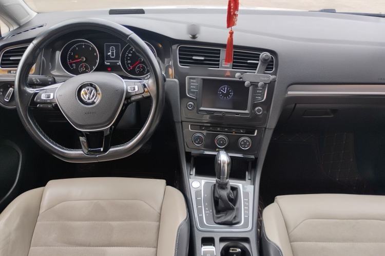 Used Volkswagen Golf 2017 230TSI Automatic Luxury Million-Vehicle Commemorative Edition Center Console
