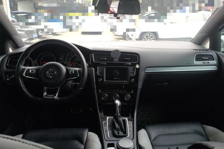 Used Volkswagen Golf 2017 280TSI Automatic R-Line Million-Vehicle Commemorative Edition Center Console