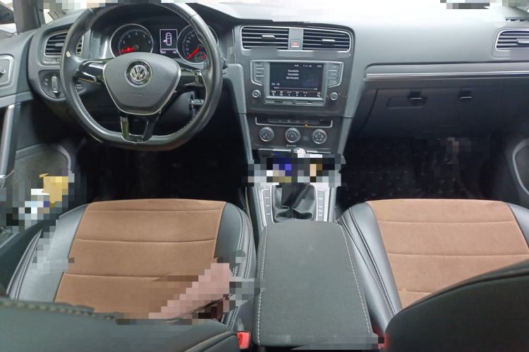 Used Volkswagen Golf 2017 230TSI Manual Comfort Edition – Celebrating Milestone of One Million Units Center Console