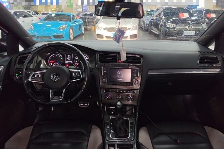 Used Volkswagen Golf 2017 280TSI Automatic R-Line Million-Vehicle Commemorative Edition Center Console
