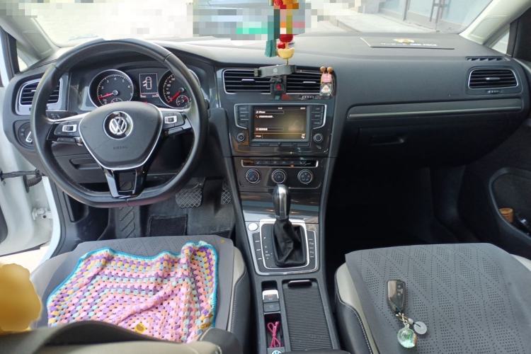 Used Volkswagen Golf 2017 230TSI Automatic Luxury Million-Vehicle Commemorative Edition Center Console